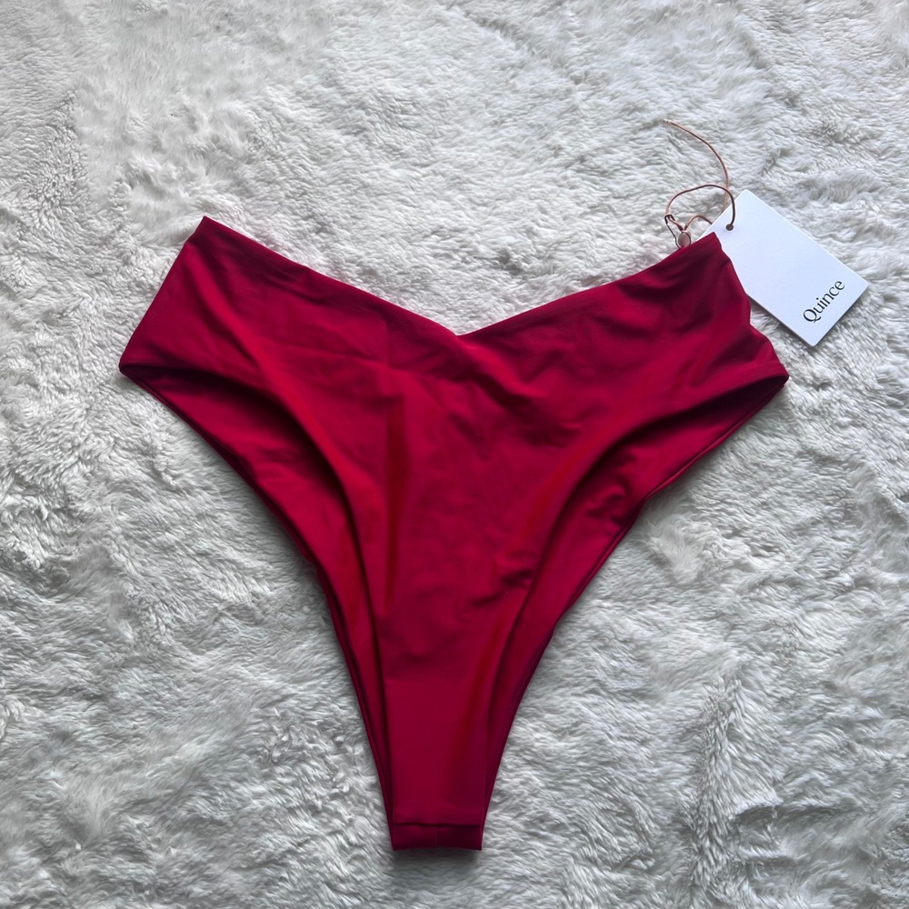 Quince Women's Red High Waisted V-Cut Recycled Bikini Bottom ATG001 Size M NWT